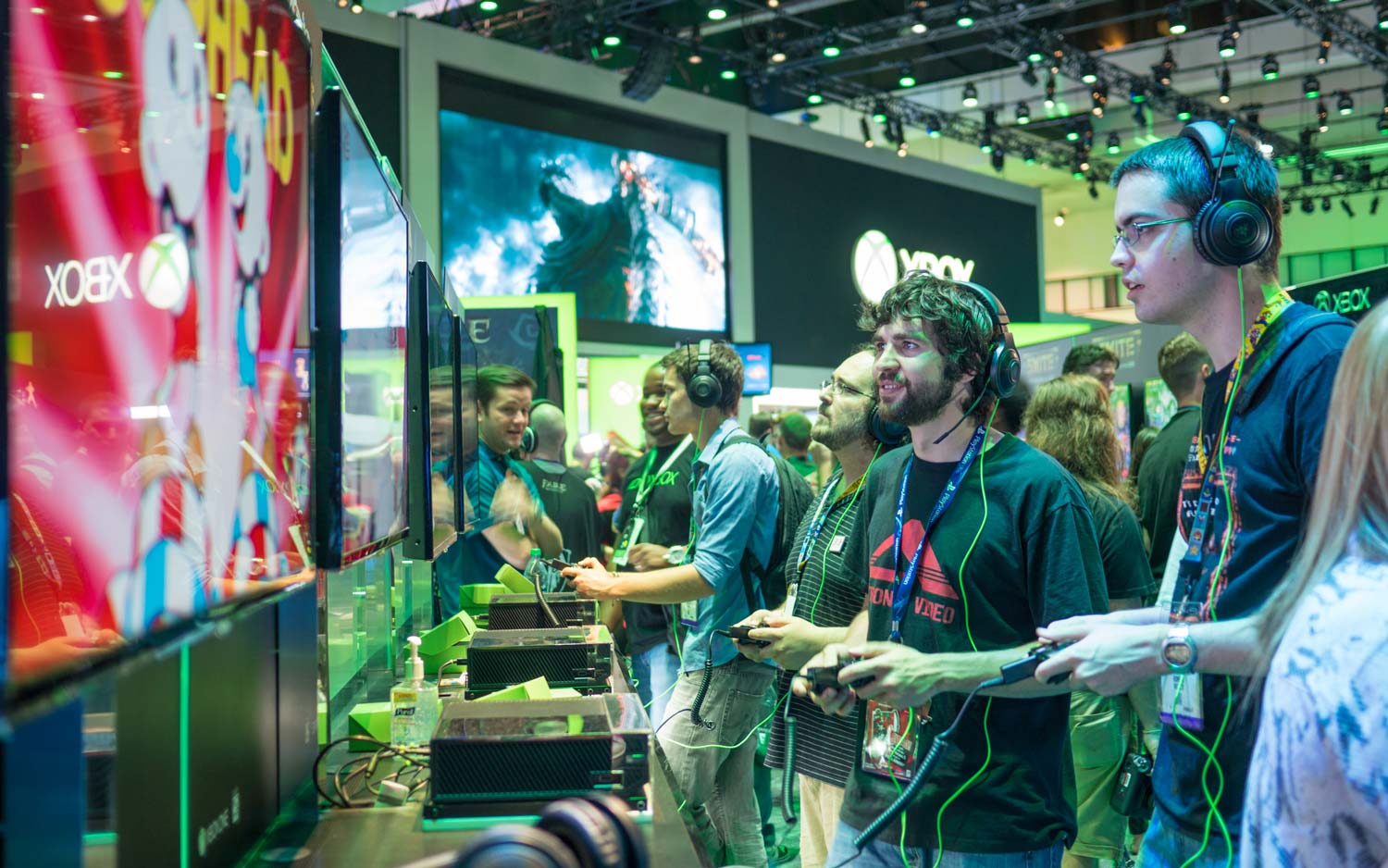 10 Gaming Industry Trends [Experts Highly Recommended]